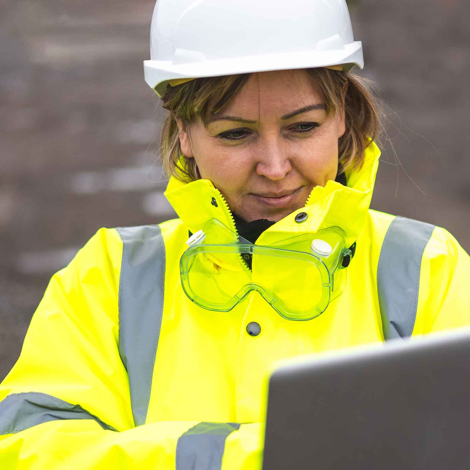 woman-civil-engineer-on-laptop